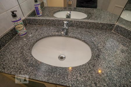 Apartamento à venda com 277m², 4 quartos e 2 vagas Apartamento à venda com 277m², 4 quartos e 2 vagasBanheiro dos Quartos