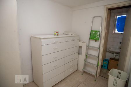 Apartamento à venda com 277m², 4 quartos e 2 vagas Apartamento à venda com 277m², 4 quartos e 2 vagasQuarto de Serviço