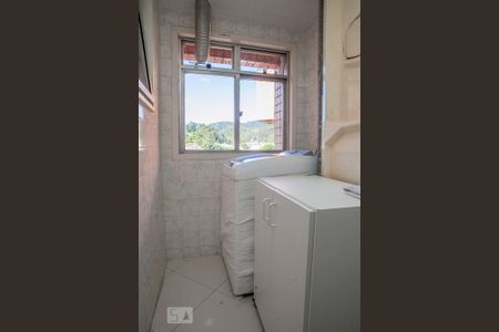 Apartamento à venda com 277m², 4 quartos e 2 vagas Apartamento à venda com 277m², 4 quartos e 2 vagasCozinha e Área de Serviço