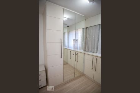Apartamento à venda com 277m², 4 quartos e 2 vagas Apartamento à venda com 277m², 4 quartos e 2 vagasSuíte