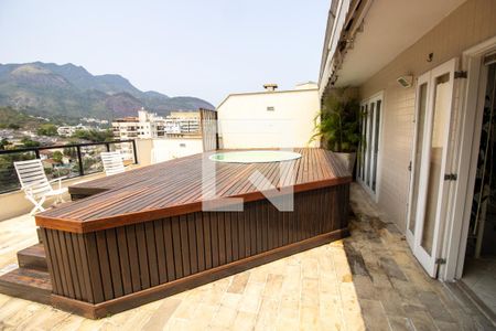 Apartamento à venda com 277m², 4 quartos e 2 vagas Apartamento à venda com 277m², 4 quartos e 2 vagasPiscina Cobertura