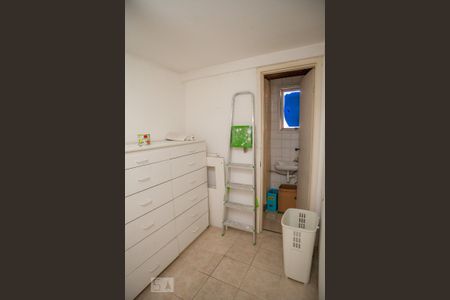 Apartamento à venda com 277m², 4 quartos e 2 vagas Apartamento à venda com 277m², 4 quartos e 2 vagasQuarto de Serviço