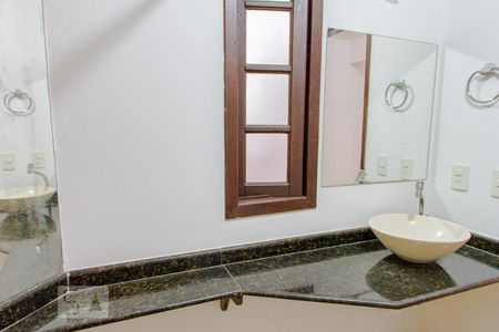 Casa de condomínio à venda com 60m², 2 quartos e sem vaga Casa de condomínio à venda com 60m², 2 quartos e sem vagaBanheiro Social