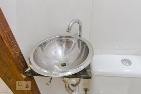 Casa de condomínio à venda com 60m², 2 quartos e sem vaga Casa de condomínio à venda com 60m², 2 quartos e sem vagaBanheiro da Suíte