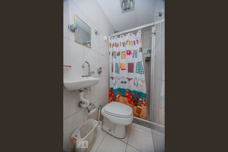 Apartamento à venda com 95m², 2 quartos e 1 vaga Apartamento à venda com 95m², 2 quartos e 1 vagaBanheiro de Serviço