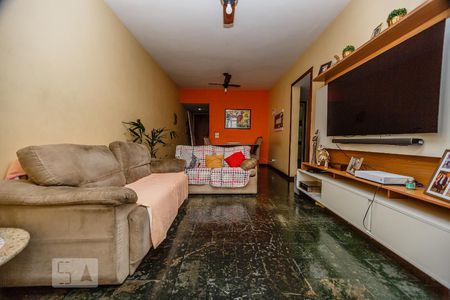 Apartamento à venda com 95m², 2 quartos e 1 vaga Apartamento à venda com 95m², 2 quartos e 1 vagaSala