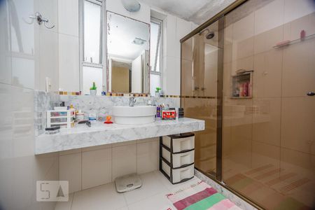 Apartamento à venda com 95m², 2 quartos e 1 vaga Apartamento à venda com 95m², 2 quartos e 1 vagaBanheiro