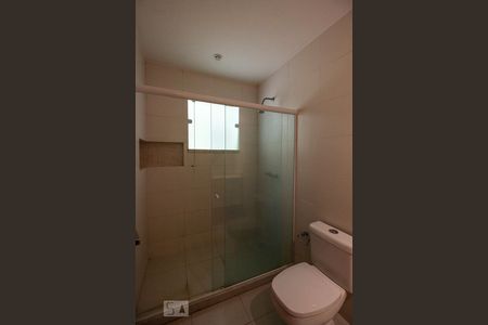 Casa de condomínio para alugar com 540m², 5 quartos e 5 vagasBanheiro da Suíte 1