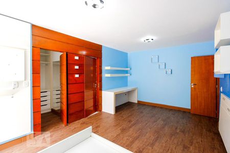 Casa de condomínio para alugar com 540m², 5 quartos e 5 vagasQuarto