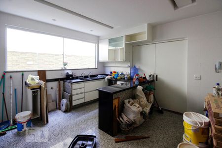 Casa de condomínio para alugar com 540m², 5 quartos e 5 vagasCozinha