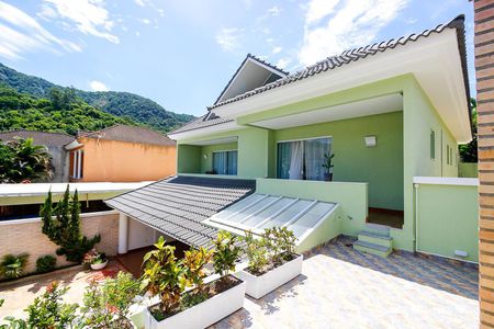 Casa de condomínio para alugar com 540m², 5 quartos e 5 vagasVista