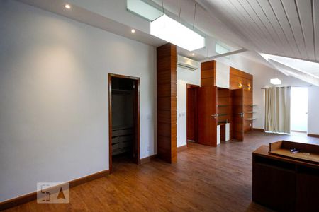 Casa de condomínio para alugar com 540m², 5 quartos e 5 vagasQuarto