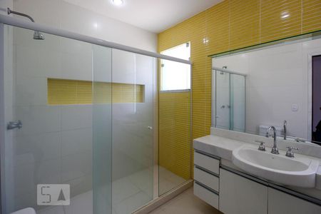 Casa de condomínio para alugar com 540m², 5 quartos e 5 vagasBanheiro