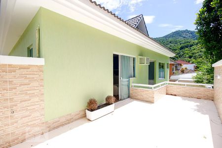 Casa de condomínio para alugar com 540m², 5 quartos e 5 vagasVaranda Quarto