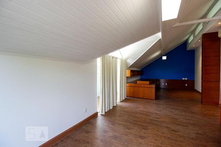 Casa de condomínio para alugar com 540m², 5 quartos e 5 vagasQuarto