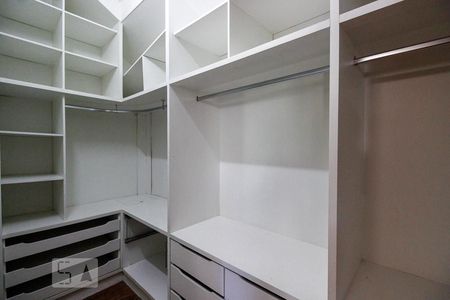 Casa de condomínio para alugar com 540m², 5 quartos e 5 vagasQuarto - Armários