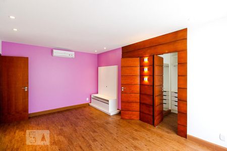 Casa de condomínio para alugar com 540m², 5 quartos e 5 vagasQuarto