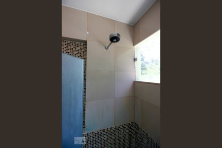 Casa de condomínio para alugar com 540m², 5 quartos e 5 vagasBanheiro