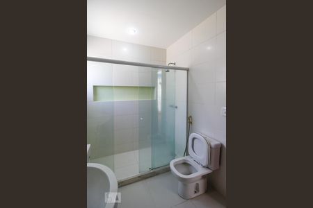 Casa de condomínio para alugar com 540m², 5 quartos e 5 vagasBanheiro