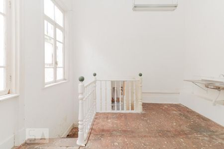 Casa à venda com 216m², 9 quartos e sem vaga Casa à venda com 216m², 9 quartos e sem vagaCozinha edícula