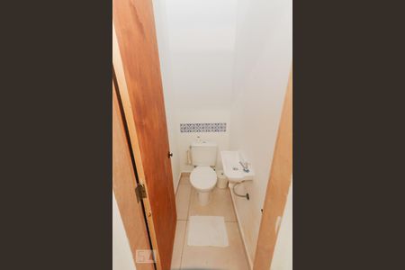 Casa à venda com 216m², 9 quartos e sem vaga Casa à venda com 216m², 9 quartos e sem vagaBanheiro edícula