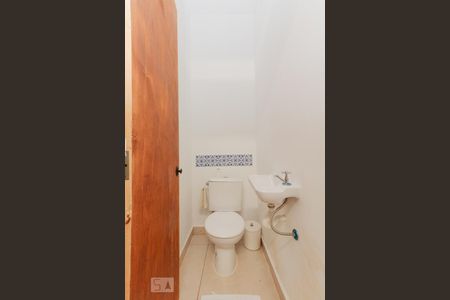 Casa à venda com 216m², 9 quartos e sem vaga Casa à venda com 216m², 9 quartos e sem vagaBanheiro edícula