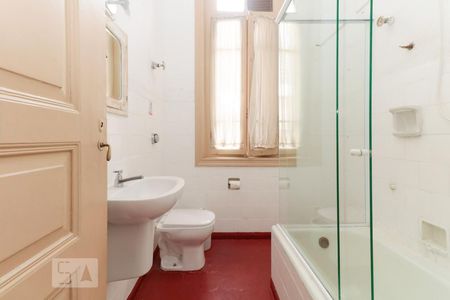 Casa à venda com 216m², 9 quartos e sem vaga Casa à venda com 216m², 9 quartos e sem vagaBanheiro 1