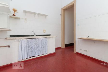 Casa à venda com 216m², 9 quartos e sem vaga Casa à venda com 216m², 9 quartos e sem vagaCozinha