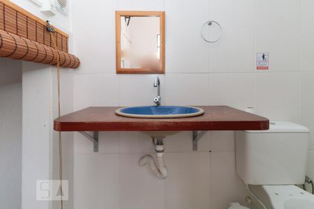 Casa à venda com 216m², 9 quartos e sem vaga Casa à venda com 216m², 9 quartos e sem vagaBanheiro 2