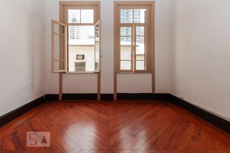 Casa à venda com 216m², 9 quartos e sem vaga Casa à venda com 216m², 9 quartos e sem vagaQuarto