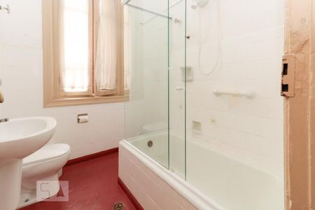 Casa à venda com 216m², 9 quartos e sem vaga Casa à venda com 216m², 9 quartos e sem vagaBanheiro 1