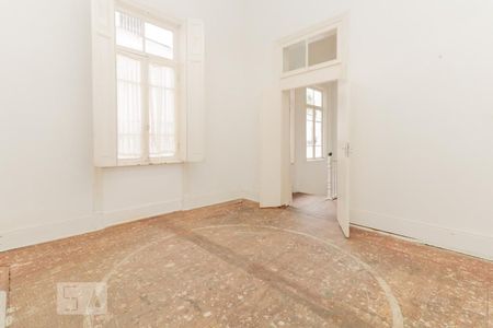 Casa à venda com 216m², 9 quartos e sem vaga Casa à venda com 216m², 9 quartos e sem vagaQuarto edícula