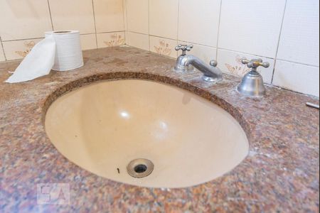 Pia  de apartamento para alugar com 2 quartos, 60m² em Vila Santa Teresa, Santo André