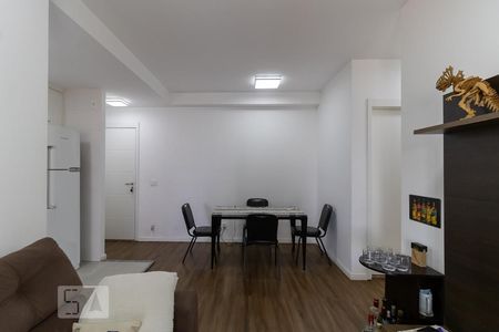 Apartamento para alugar com 68m², 2 quartos e 2 vagasSala