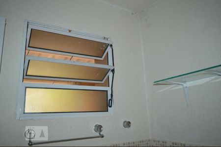 Banheiro de casa para alugar com 1 quarto, 40m² em Vila Mazzei, São Paulo