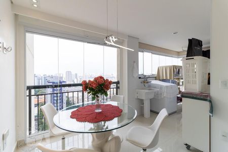 Apartamento à venda com 170m², 3 quartos e 5 vagasCopa