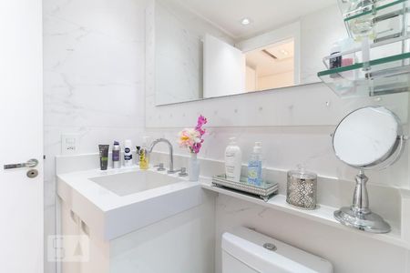 Apartamento à venda com 170m², 3 quartos e 5 vagasBanheiro da Suíte 1