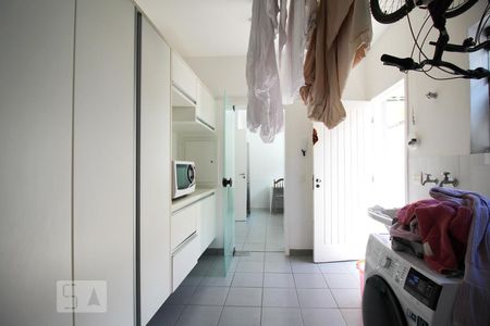 Casa à venda com 350m², 4 quartos e 4 vagas Casa à venda com 350m², 4 quartos e 4 vagasÁrea de Serviço