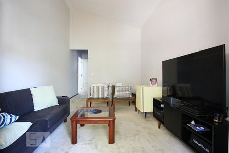 Casa à venda com 350m², 4 quartos e 4 vagas Casa à venda com 350m², 4 quartos e 4 vagas Suíte 2