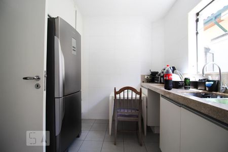 Casa à venda com 350m², 4 quartos e 4 vagas Casa à venda com 350m², 4 quartos e 4 vagasCozinha