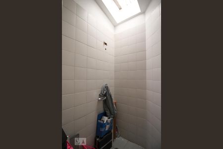 Casa à venda com 350m², 4 quartos e 4 vagas Casa à venda com 350m², 4 quartos e 4 vagasBanheiro de Serviço