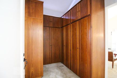 Casa à venda com 350m², 4 quartos e 4 vagas Casa à venda com 350m², 4 quartos e 4 vagas Suíte 2