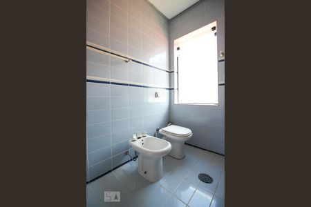 Casa à venda com 350m², 4 quartos e 4 vagas Casa à venda com 350m², 4 quartos e 4 vagasBanheiro da Suíte 1