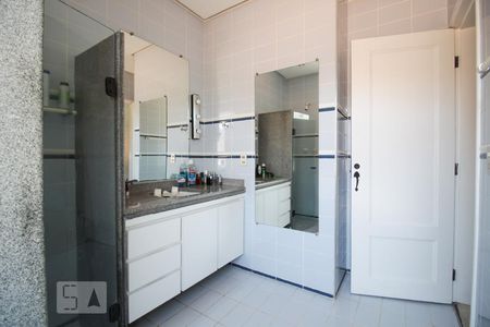 Casa à venda com 350m², 4 quartos e 4 vagas Casa à venda com 350m², 4 quartos e 4 vagasBanheiro da Suíte 1