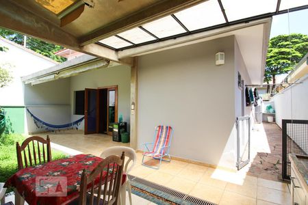 Casa à venda com 350m², 4 quartos e 4 vagas Casa à venda com 350m², 4 quartos e 4 vagasChurrasqueira