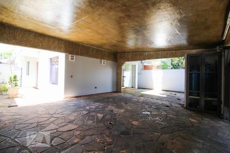 Casa à venda com 350m², 4 quartos e 4 vagas Casa à venda com 350m², 4 quartos e 4 vagasGaragem