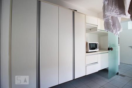 Casa à venda com 350m², 4 quartos e 4 vagas Casa à venda com 350m², 4 quartos e 4 vagasÁrea de Serviço