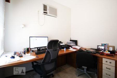 Casa à venda com 350m², 4 quartos e 4 vagas Casa à venda com 350m², 4 quartos e 4 vagasQuarto 2