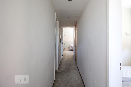 Casa à venda com 350m², 4 quartos e 4 vagas Casa à venda com 350m², 4 quartos e 4 vagasCorredor