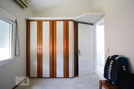 Casa à venda com 350m², 4 quartos e 4 vagas Casa à venda com 350m², 4 quartos e 4 vagasQuarto 1